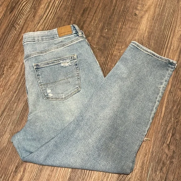 AE Curvy Mom Jean (Stretch) - Picture 2 of 3